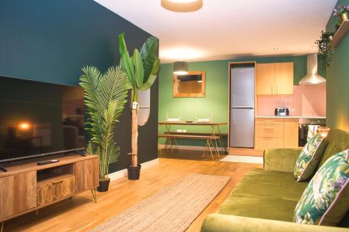 Manchester City Centre Apartment | Spacious City Centre Apt - Free Parking - AO Arena