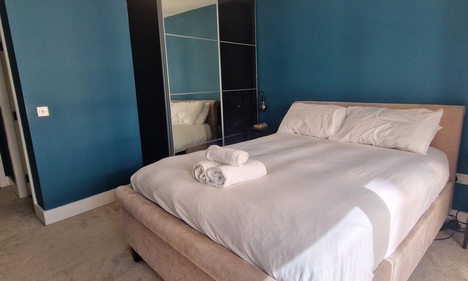 Portobello Apartment | Spacious City Centre Apartment
