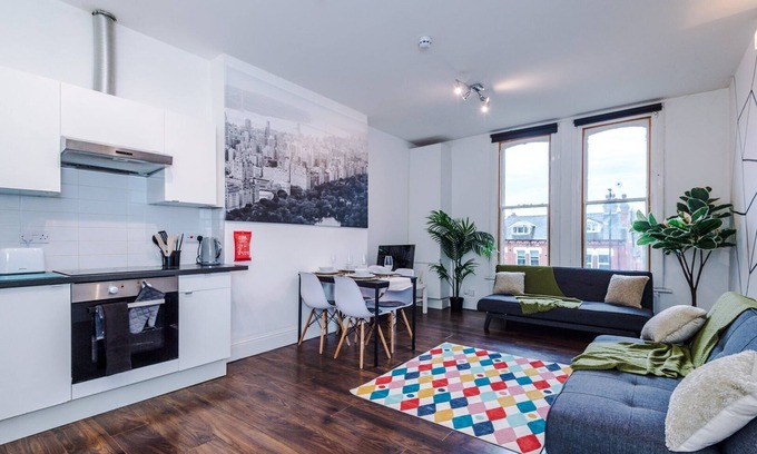 Leeds Apartment | Spacious City Centre Retreat in Leeds City Centre