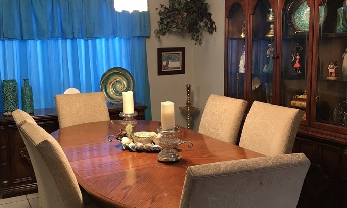 North Central Thousand Oaks House | Spacious, clean, comfortable home that's relaxing with a warm feeling.