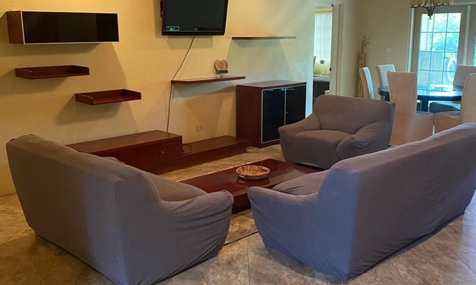 Long Island House | Spacious, Clean, Sunny, New constrution