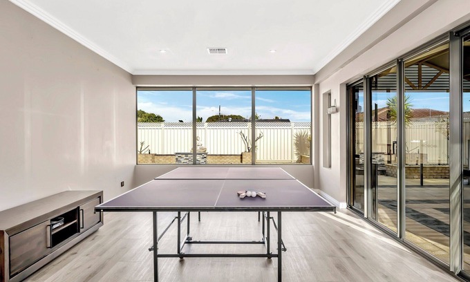 Safety Bay House | Spacious Coastal Getaway - 4BR Home with Pool, Games Room, and More in Safety Bay