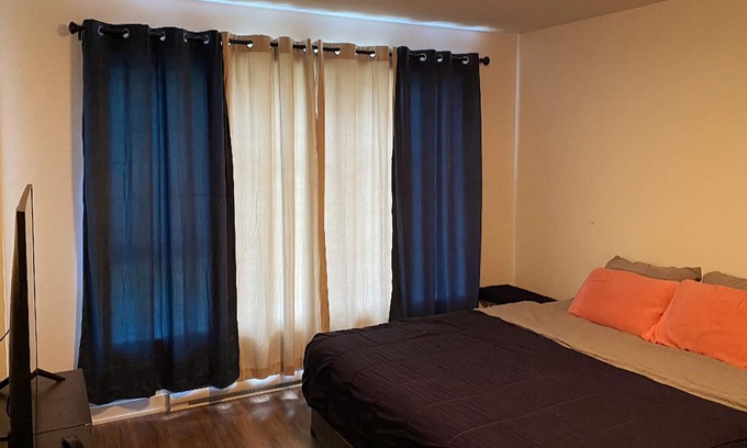 Chateauguay Condo | Spacious Condo for getaway with king size bed