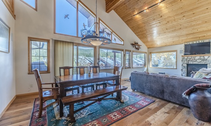 Old Town Condo | Spacious condo just moments from Winter Park Ski Resort w/shared hot tub