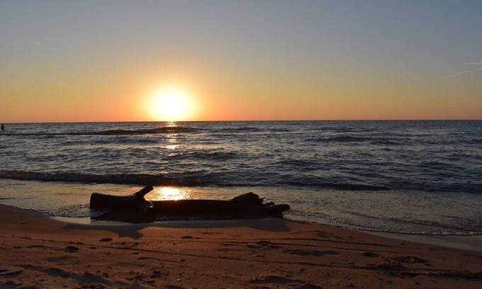 Lake Michigan Beach Condo | Spacious Condo, Outdoor Heated Pool, Walk to Private Beach