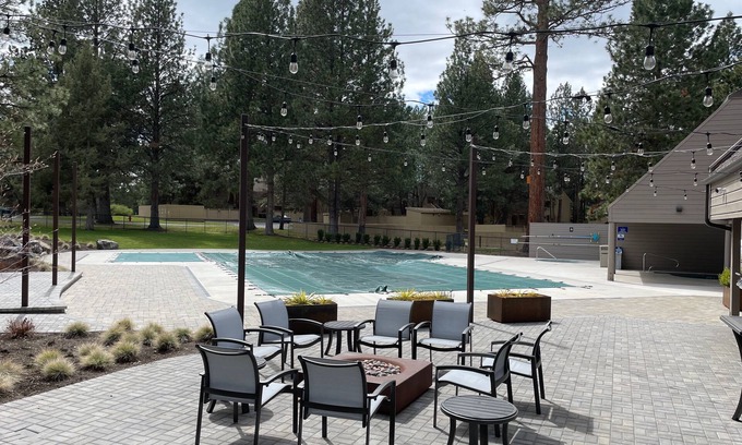 Century West Condo | Spacious condo with breathtaking views of the Deschutes River