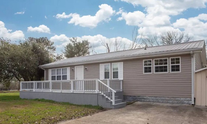 Trenton House | Spacious Convenient 3 Bedroom - 20 mins to Chattanooga Lookout Mountain