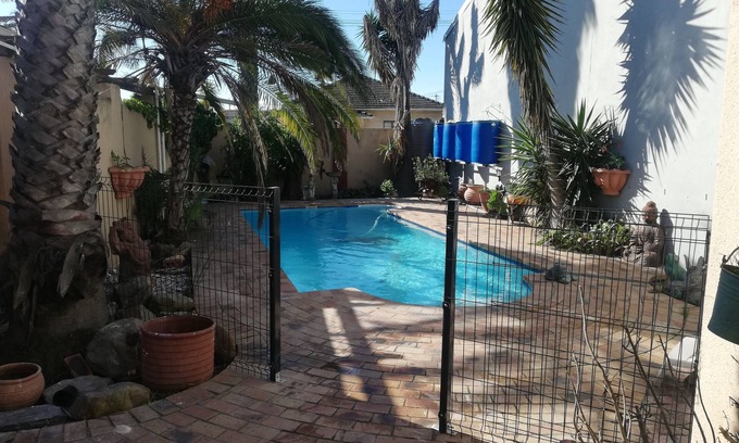 Cape Town House | Spacious, cosy, modern and secure family home