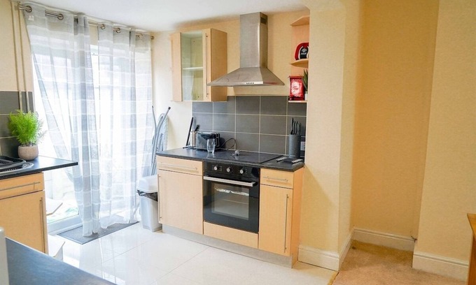 St Helens House | Spacious Cosy Newly Renovated Home in St Helens