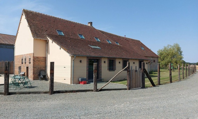 Happonvilliers Cottage | Spacious cottage in Happonvilliers with private garden, accommodates up to 14, pets allowed