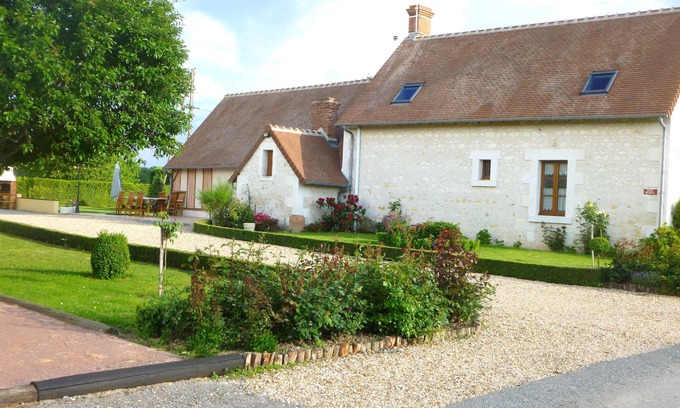Vicq-sur-Nahon Cottage | Spacious Cottage near Valençay Castle & Beauval Zoo with Outdoor Activities & Large Garden