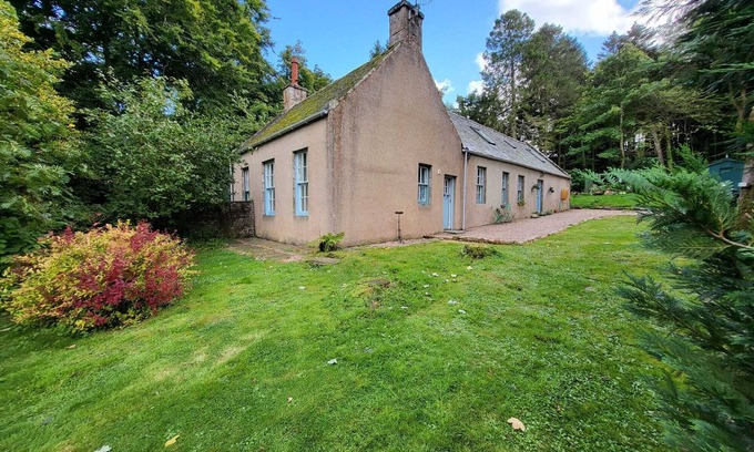 Insch Cottage | Spacious Cottage in Grounds of Scottish Castle