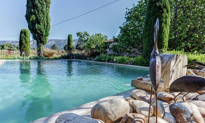 Oppede Cottage | Spacious Cottage in Oppede with Swimming Pool
