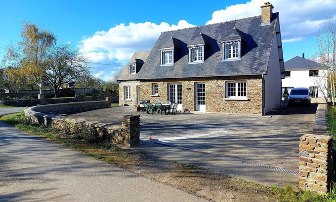 Precey Cottage | Spacious country house 12 km from Mont Saint-Michel
