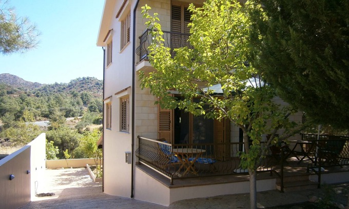 Trimiklini House | Spacious country house with fireplace, AC and WIFI