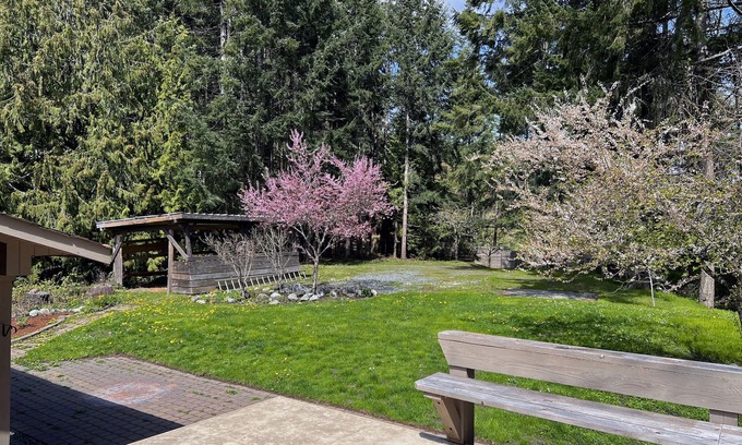 Mill Bay House | Spacious Countryside Vacation Home