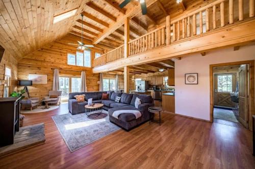 Flagstaff House | Spacious Cozy Cabin Retreat on 5-Acres with HotTub
