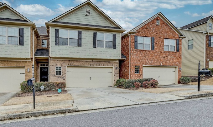 Lawrenceville House | Spacious cozy cheerful townhouse
