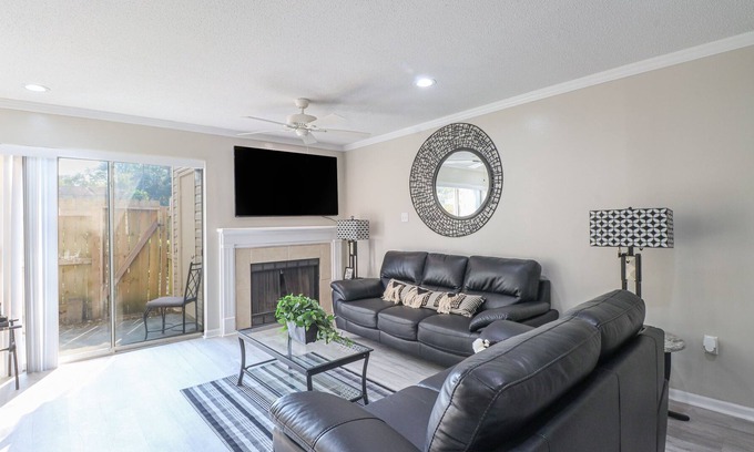Mobile Condo | Spacious Cozy Condo! Perfect for longer stays