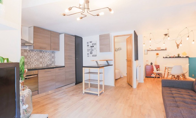 Orcines Apartment | Spacious Cozy Nest at the Center Royat