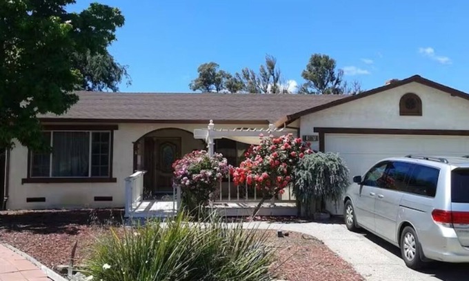 Pleasanton House | Spacious & Cozy Pleasanton Home, 4br/2ba, w/Parking, WiFi, Kitchen and More