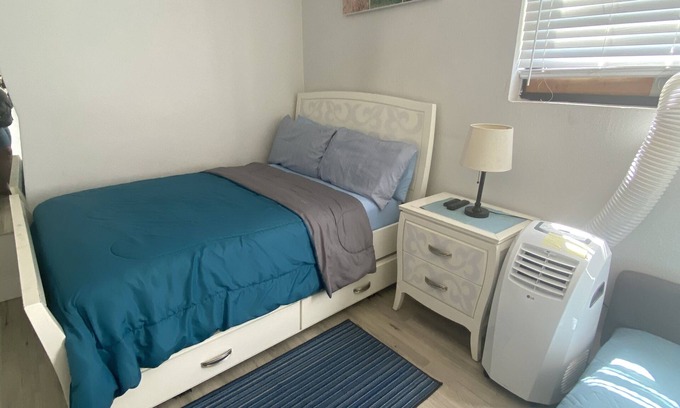Margate House | Spacious cozy room