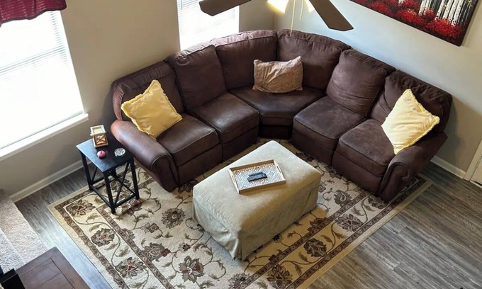 Fairforest House | Spacious & Cozy Townhome w yard. Min away from I85 & I26, restaurants & shopping