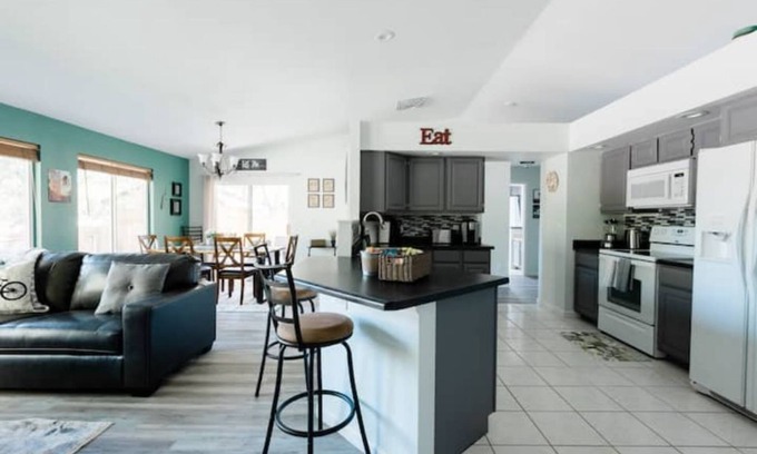 Redlands House | Spacious & cozy: your base for outdoor thrills
