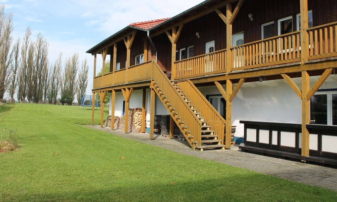 Boddin Apartment | Spacious Apartment in Boddin near Baltic Sea