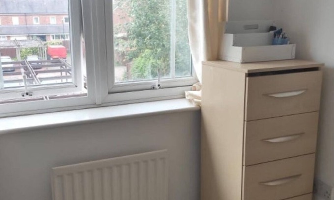 Manchester House | Spacious double room to let near city centre