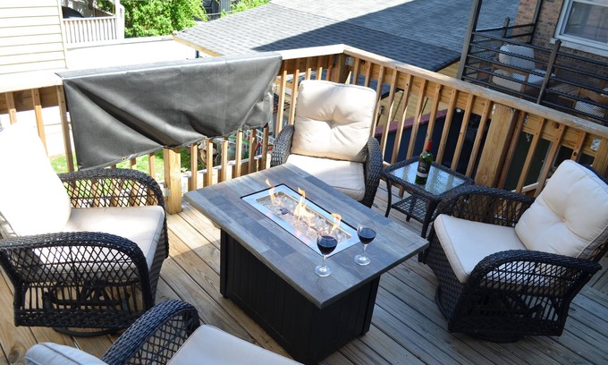 Noble Square Condo | Spacious Downtown Chicago Condo with Spa Bath, King Bed, Patio, 3 Blocks to L