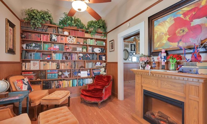 Jackson House | Spacious Downtown Jackson Retreat- Historic Hangout