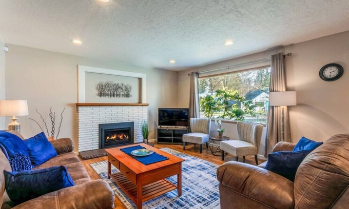 Garden District House | Spacious Downtown CDA Retreat – 4BR, Fenced Yard & Cozy Fire Pit!