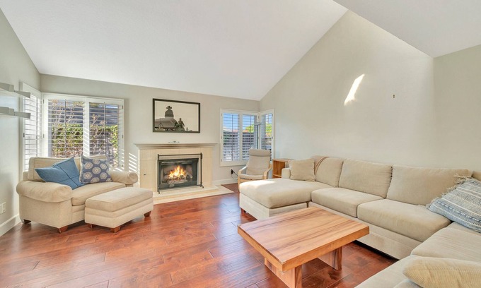 San Marcos House | Spacious Dual Master, 4 Bedroom home near beaches, legoland, golf, lake