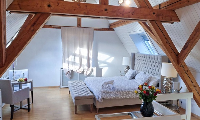 District 8 Apartment | Spacious Duplex apartment with fantastic lake view just 5 minutes from Zurich
