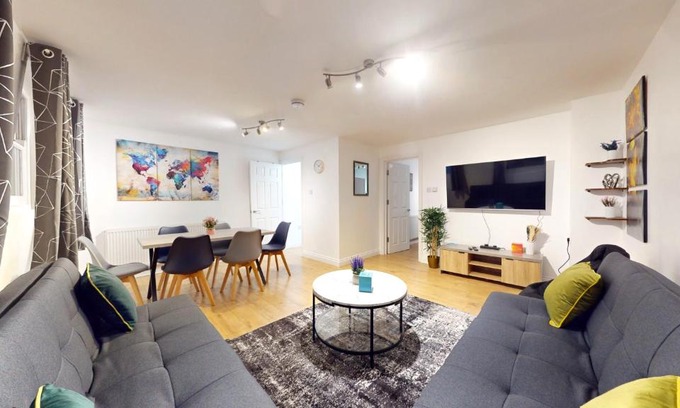 St. George's Apartment | Spacious Duplex Apartment