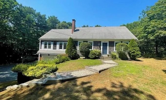 Eastham House | Spacious Eastham Getaway-5 minutes from Beach