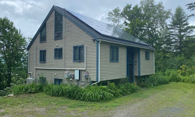 Monroe Bridge House | Spacious/Elegant 3 level house on Spruce Lake- swim or fish, short drive to Mt.