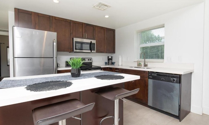 Royal Poinciana Apartment | Spacious entire Apartment with Free Parking