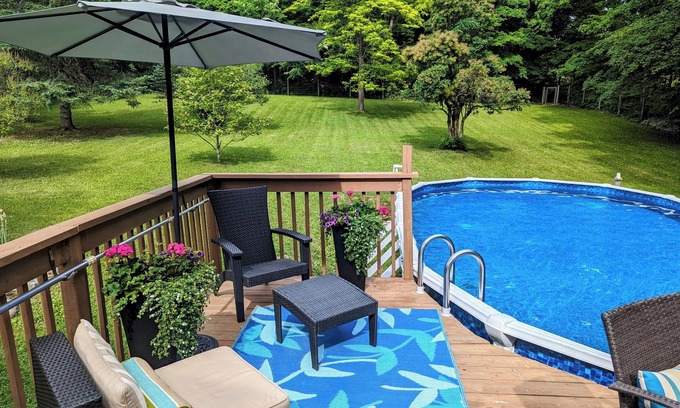 Flesherton House | Spacious Eugenia Getaway w/Pool & Walk to Lake!