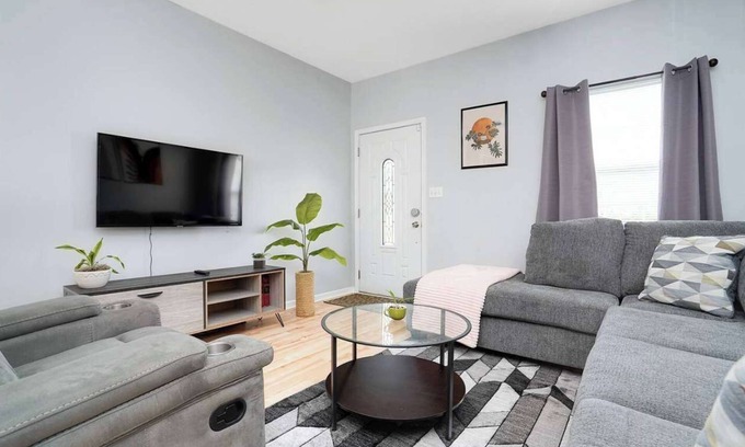 Park Duvalle House | Spacious Fam Retreat | Churchill Downs & Downtown!