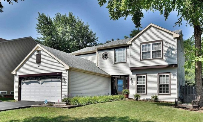 Lake in the Hills House | Spacious Family & Pet-Friendly Getaway in Lake in the Hills