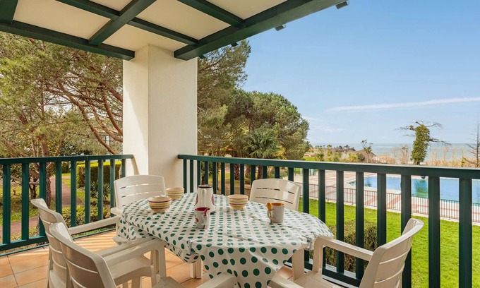 Urrugne Apartment | Spacious family apartment with pool near Saint-Jean-de-Luz