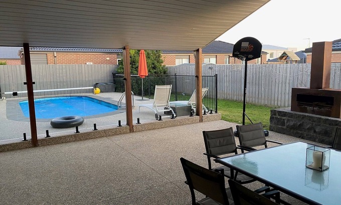 Clifton Springs House | Spacious Family Entertainer- Close to Wineries, Adventure Park and the bay