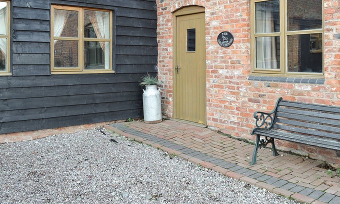 Chester Cottage | Spacious, family cottage with original features and enclosed courtyard, Tattenhall, Chester Zoo and