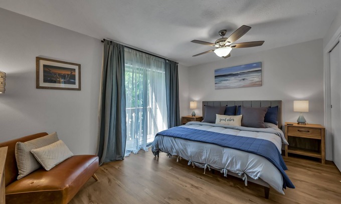 Walden on Lake Conroe Condo | Spacious Family & Dog Friendly Condo close to Margaritaville and Restaurants.
