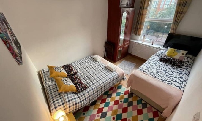 Shacklewell Apartment | Spacious Family Flat