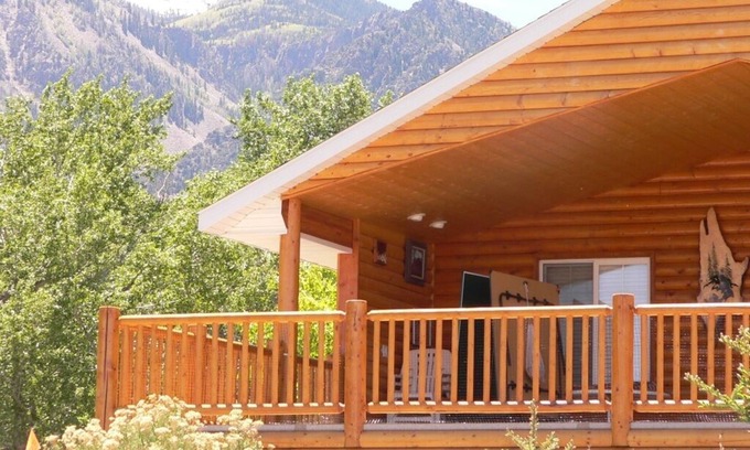 Marysvale Cabin | Spacious family-friendly mountain cabin with access to ATV off-road Trails