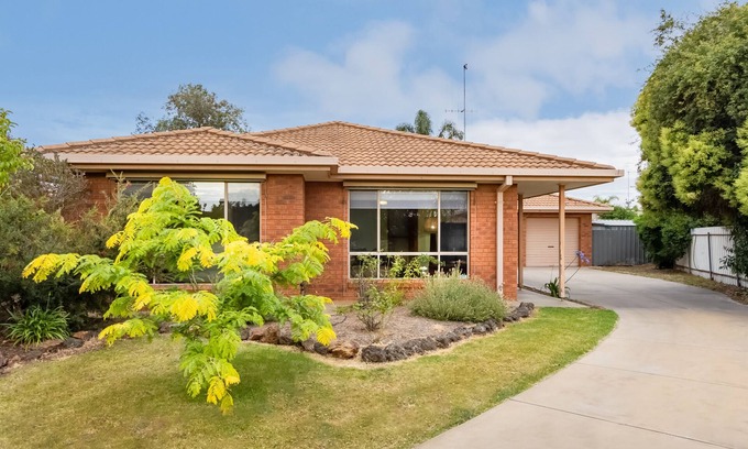 Echuca House | Spacious Family Friendly Home