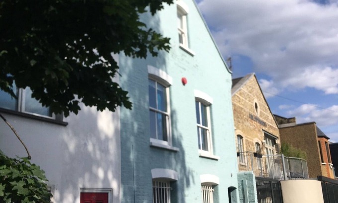 Clapham House | Spacious Family-Friendly 3BR 2BA London House +King Bed, 1-3min Walk to Tube+Bus